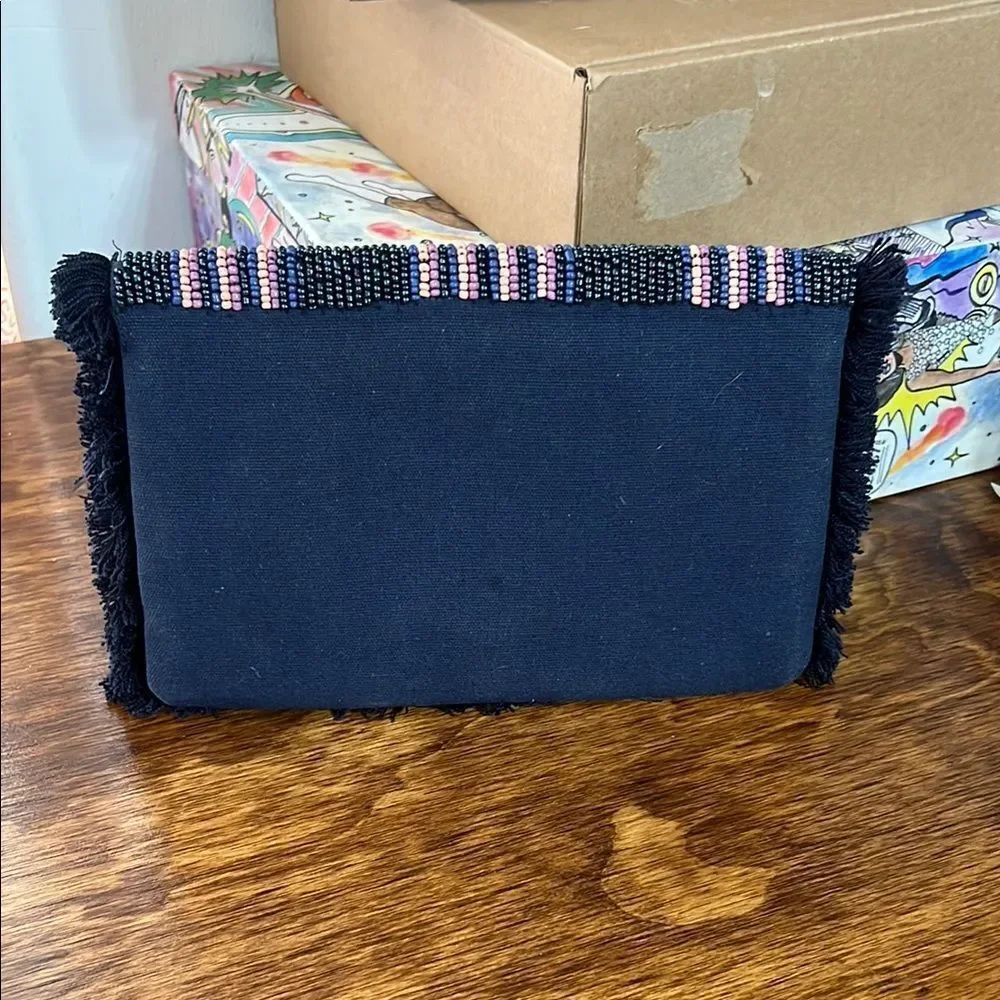 N/A stylish clutch